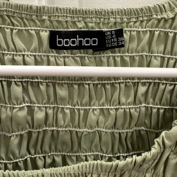 Adorable little frilly top! 💚 - Picture 4 of 4